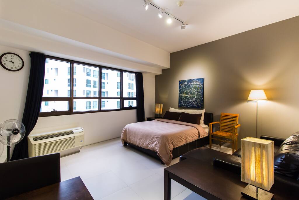 This is a very cozy unit at Icon Residences.