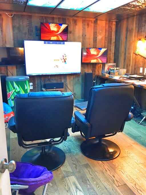 Fully accessible office with computers and flatscreen TV with Satellite. Wifi and lounge area.