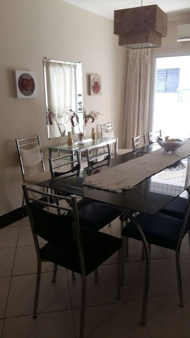 Sala de jantar com 10 lugares