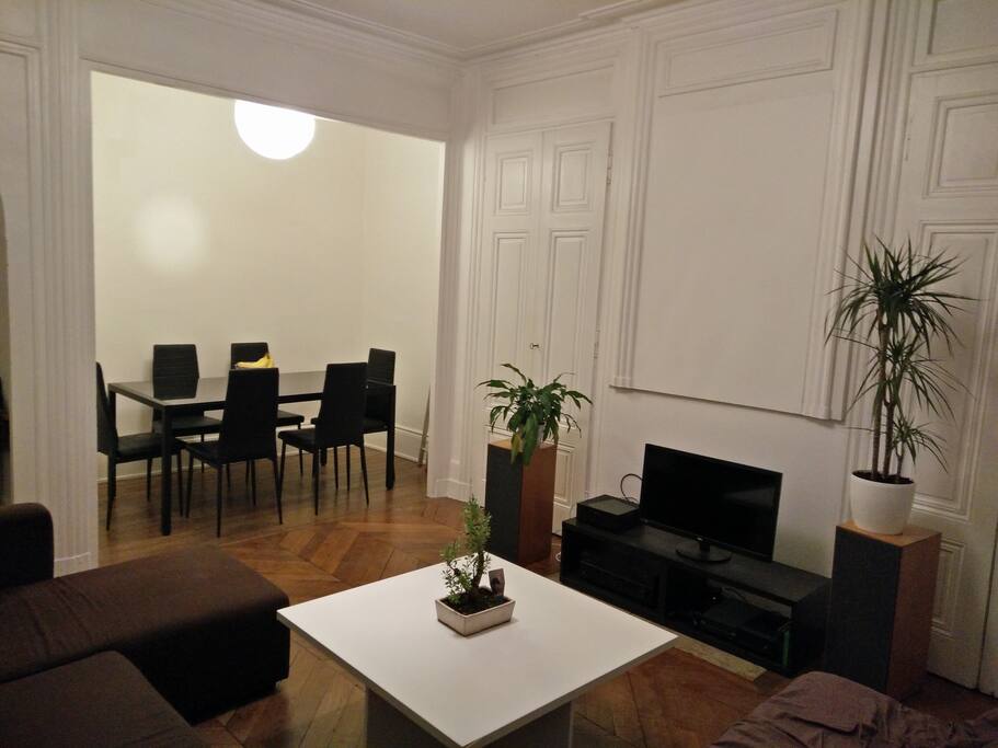 Salon avec petite alcôve