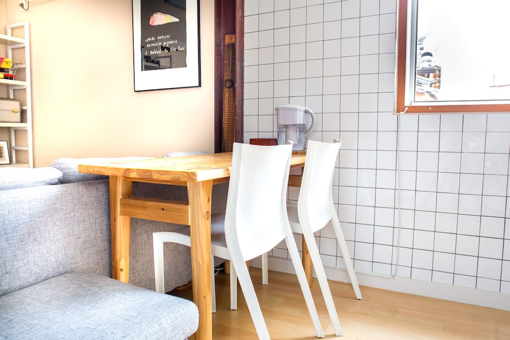 Dining table and filtered water