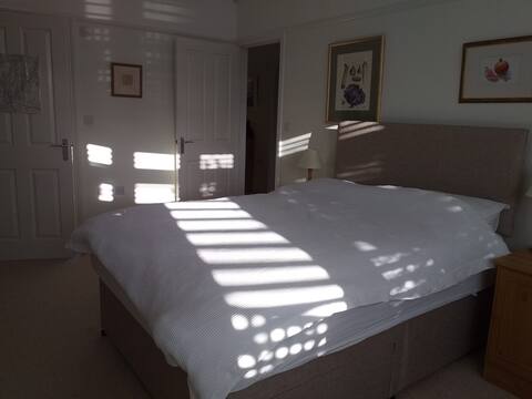 Large double room with private en-suite.