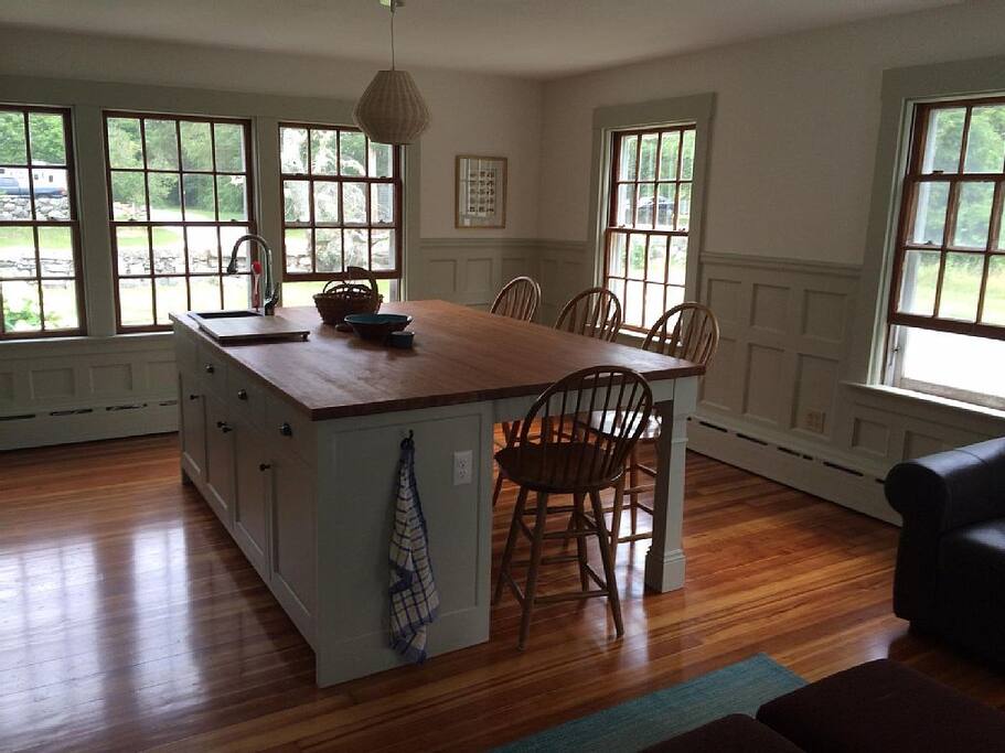 Huge kitchen island with seating for 5