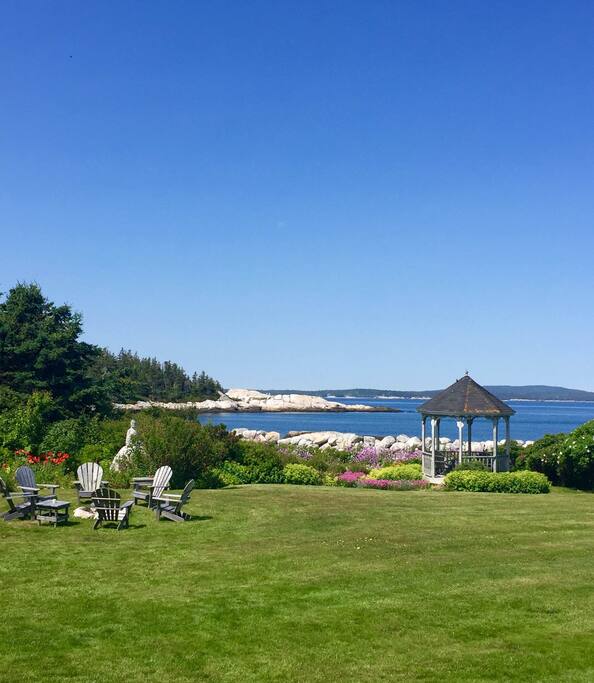Beautiful June morning...what you can't see are about 30 divers in the bay!!