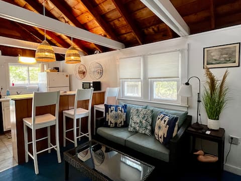 Top Airbnb: Charming Beach Cottage in OCEAN BAY PARK in Fire Island