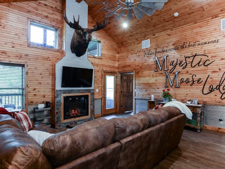 Majestic Moose Lodge 5 Star Resort Amenities, Po Cabins for Rent in