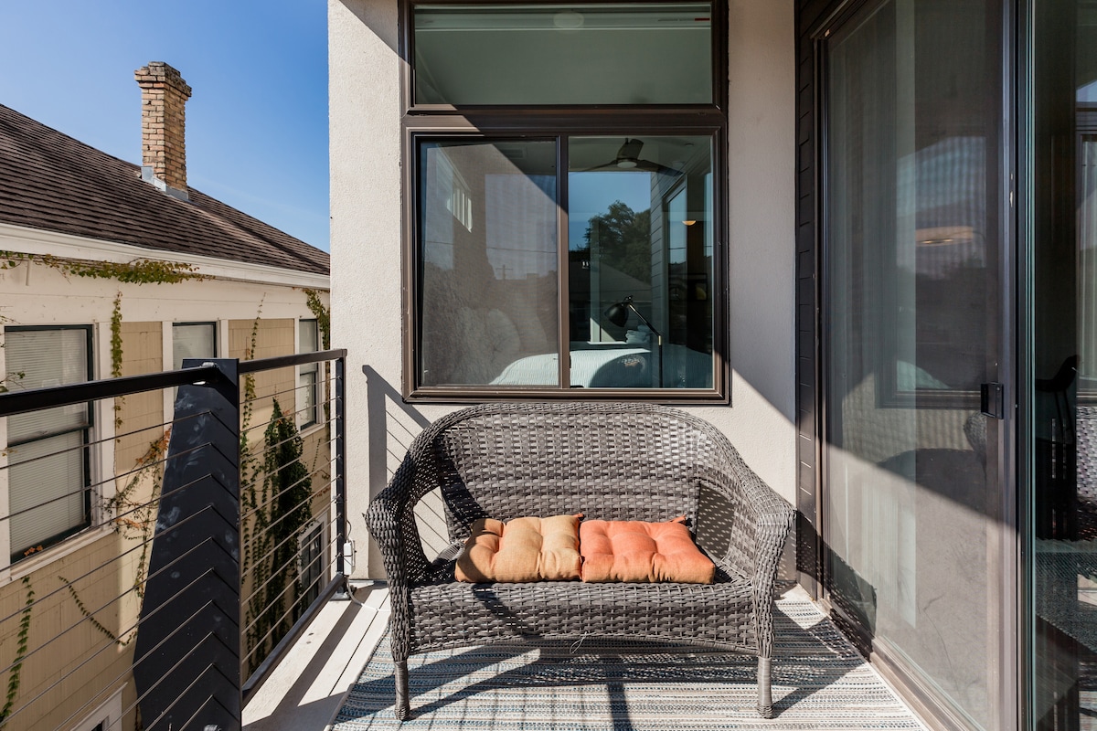 Capitol View Condos by One Fine Bnb - Paramount
