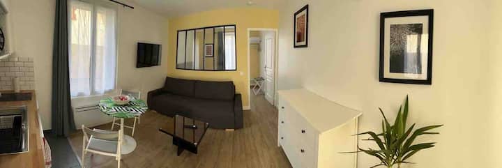 Chez Daniel - Beau T2 + Parking Sur Réservation - La Courneuve