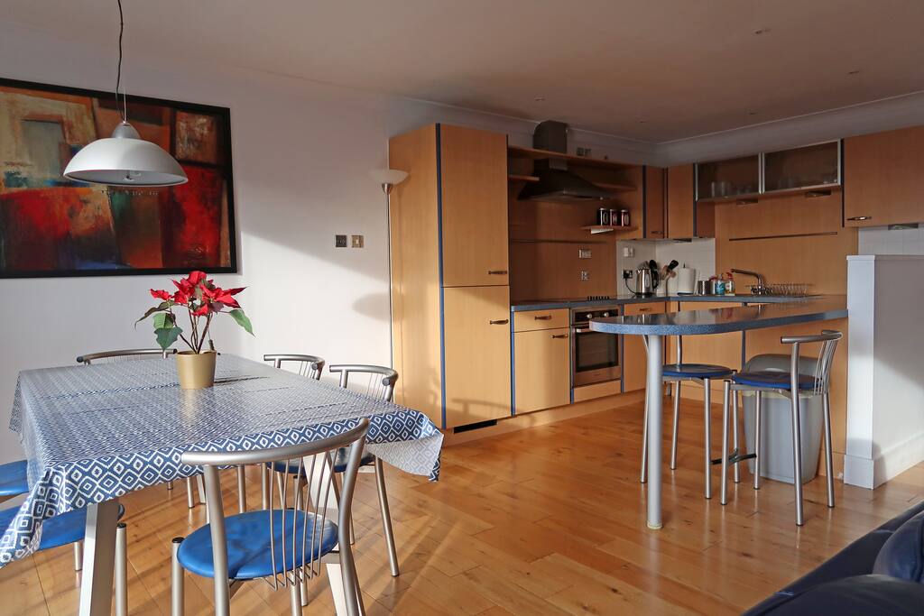 Dining area/breakfast bar/kitchen
