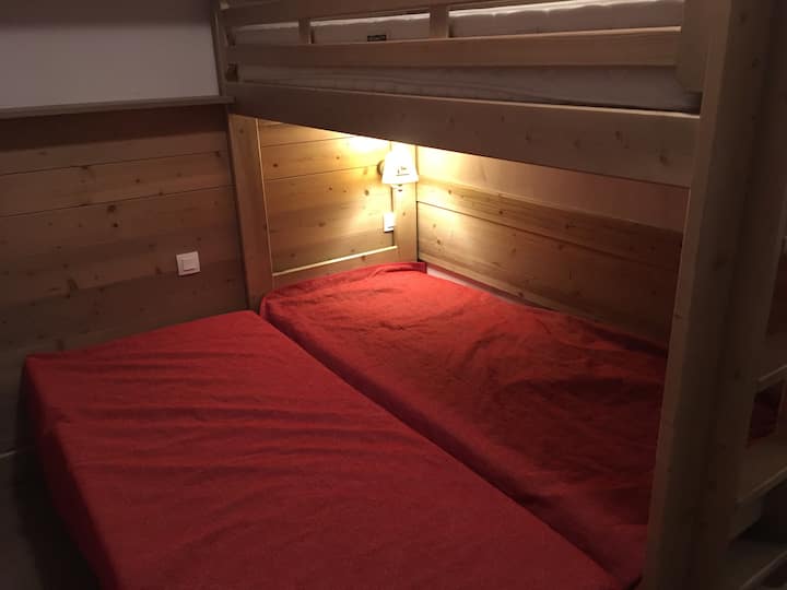 Спалня 2 - 3 единични легла или 1 единично легло и 1 двойно легло