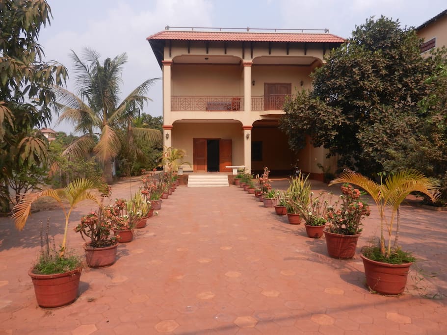 Front view of villa from road