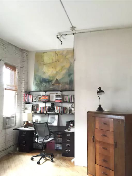 Room for rent looking south