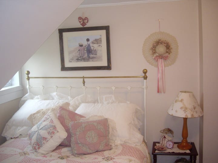 მე-2 საძინებელი, ორადგილიანი საწოლი