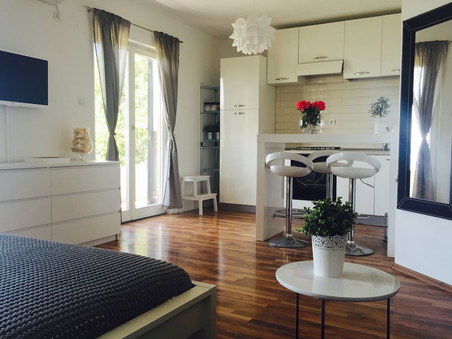 Kitchen, Dining room, Flat TV