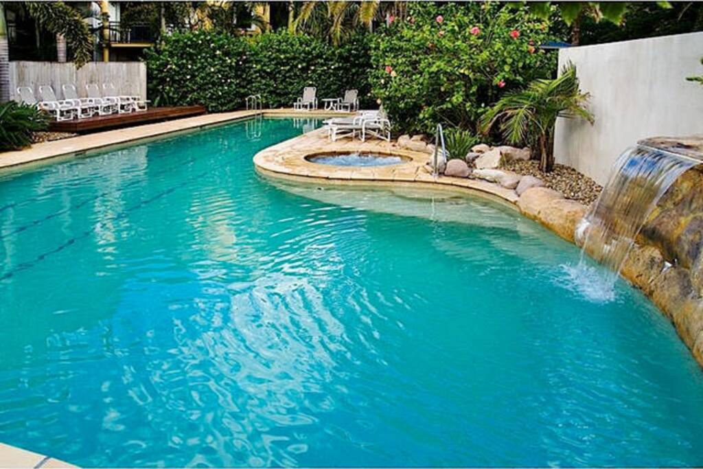 Lagoon pool & spa