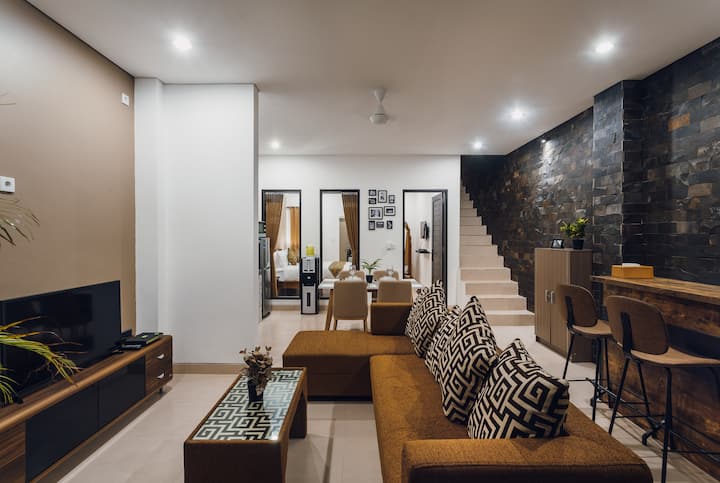 Perfectly Located, Short Walk To Beach/seminyak Sq - Seminyak