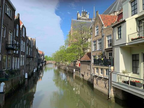 Lovely 1 bedroom condo next to canal Dordrecht