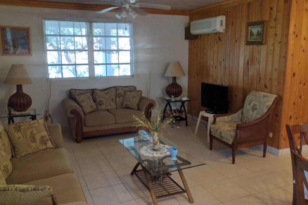 Living room: sofa, love seat, and chair. Cable and wifi!