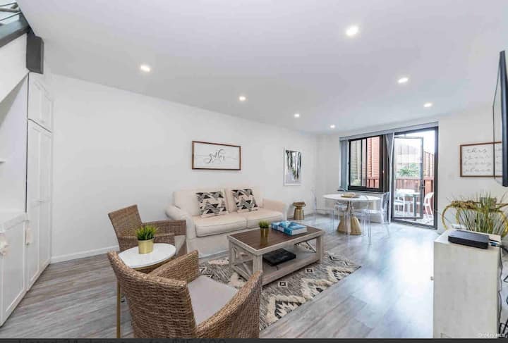 Oceanfront Beach Getaway - Available July Only! - Long Beach, NY