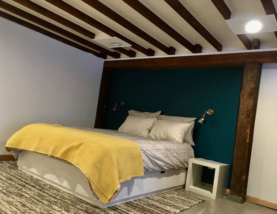 You'll get get a good night's rest in the queen's bed.