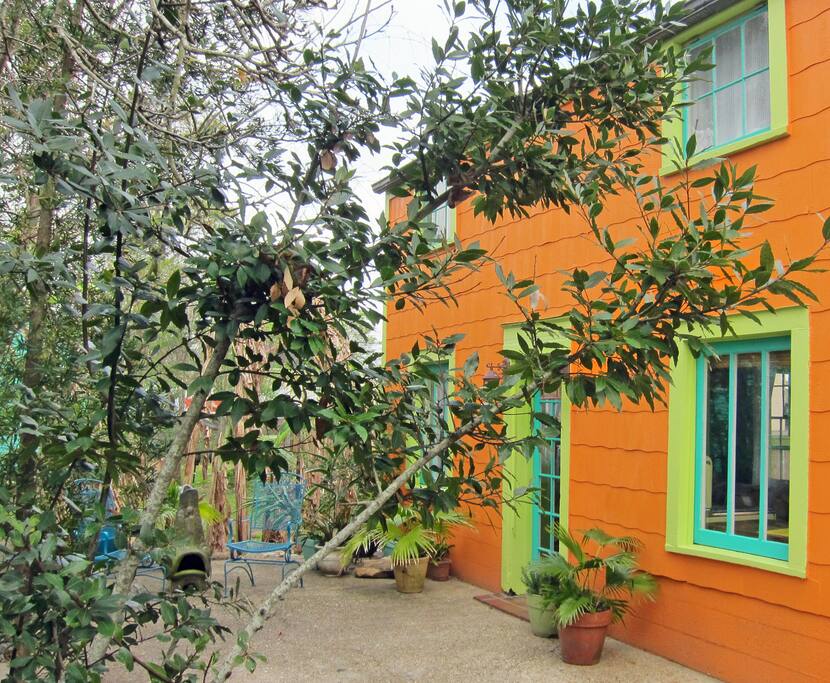 Fully separate 1 1/2 story guest cottage. Awesome central A/C & heat, or open all the windows and let the fans bring the outdoors in.