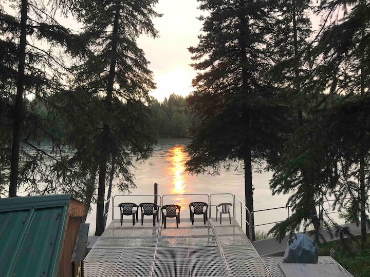 Home on Kenai River w Beautiful Deck & Cottage Houses for Rent in Soldotna, Alaska, United