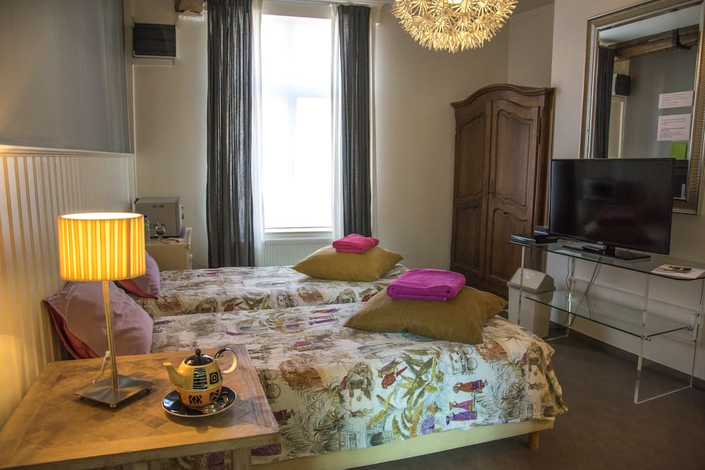 room with private en suite bathroom