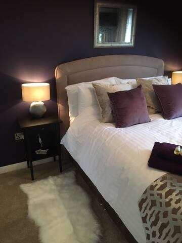 Airbnb Lingfield Vacation Rentals Places To Stay England
