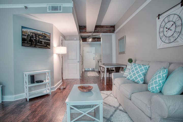 Downtown Athens 2 Bed 1 Bath Steps From Everything Lofts For Rent In Athens Georgia United States [ 480 x 720 Pixel ]