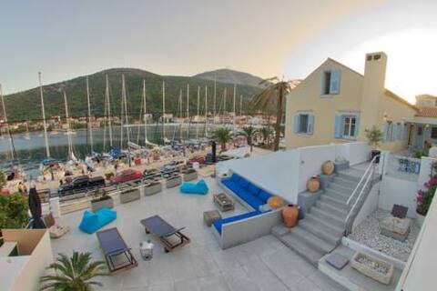 Palm Mansion Waterfront Ag.Efimia Kefalonia w POOL