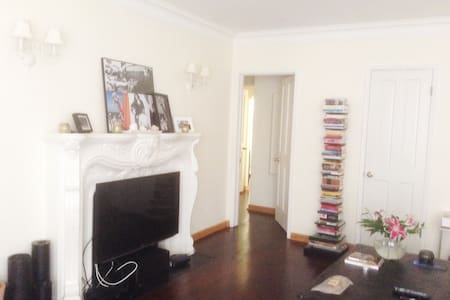 1 large bedroom in Beverly Hills W. Hollywood area