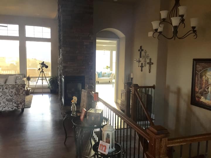 Golf Course Estate Near Af Academy - Colorado Springs, CO