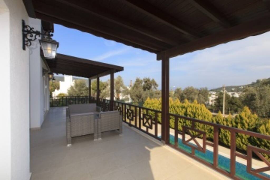 Villanın balkon