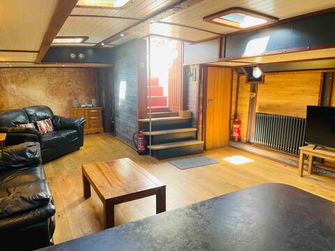 Top performing Airbnb: Thames Sailing Barge Defiance Maidstone in Boxley
