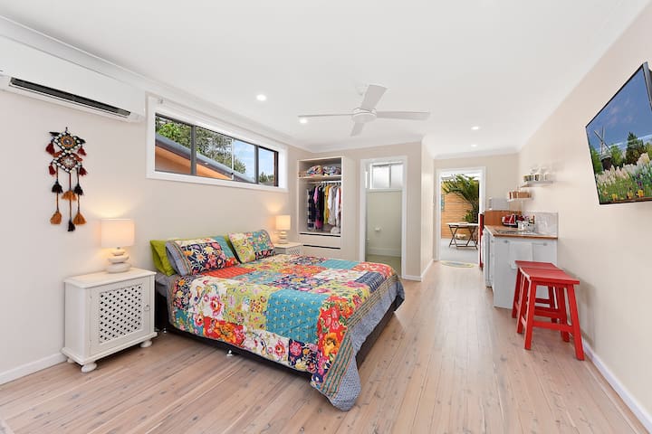 Stunning  studio apartment close to the beach