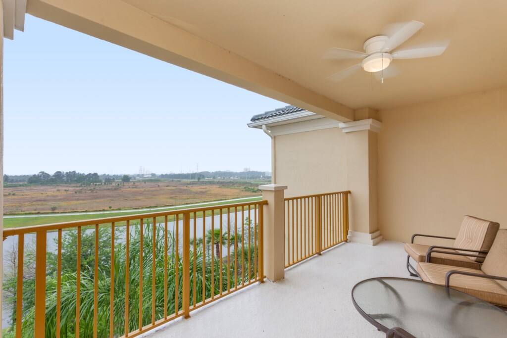 Furniture,Fence,Indoors,Room,Railing