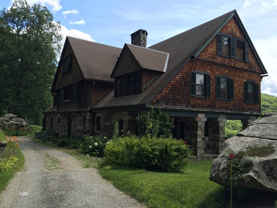 Designed by noted German architect Bourne of Lichterfelde
