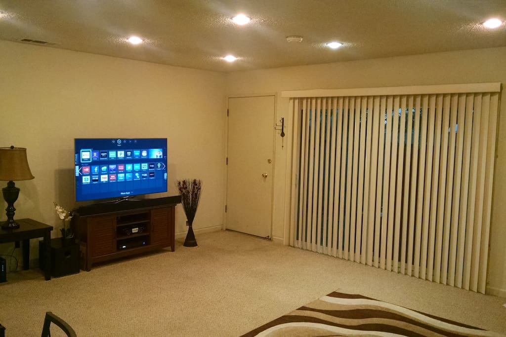 Living Room with SmartHDTV
Comcast cable
Hi-Speed WiFi
Couch
Surround sound