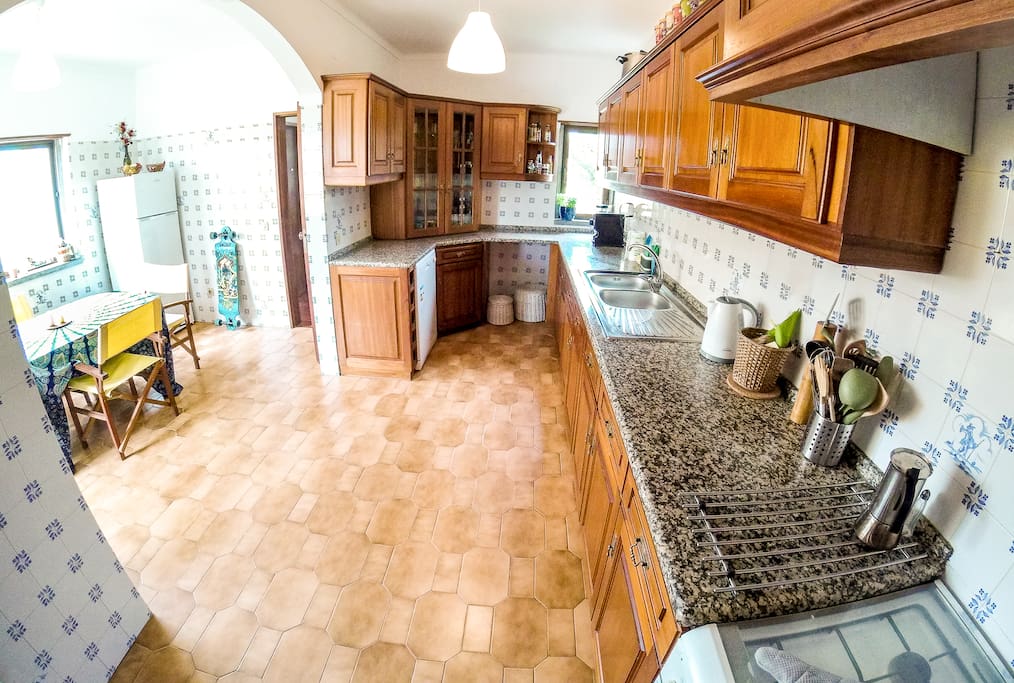Fully equipped kitchen
