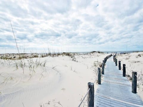 THE BEACH NEST #END UNIT! #GREAT DEAL! #AMENITIES!