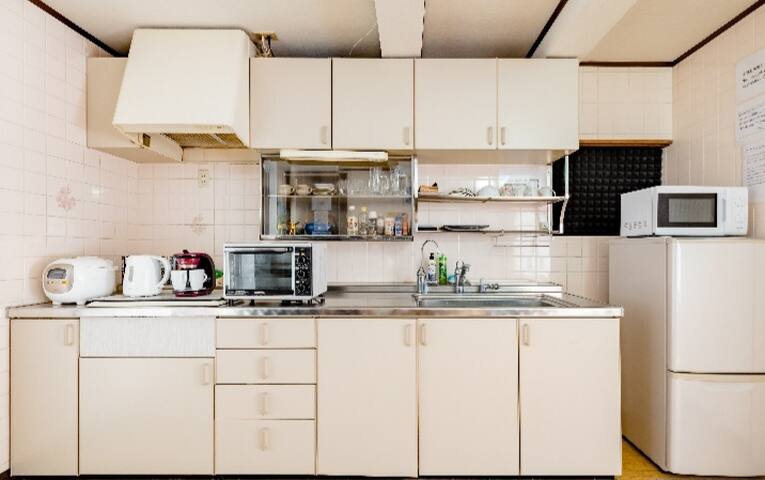 2 Rooms/whole rental/ueno/3 mins fr sta/6pax gallery image 5