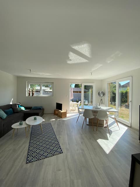 wood house 100m from the golf course, 10mn walk from the beach