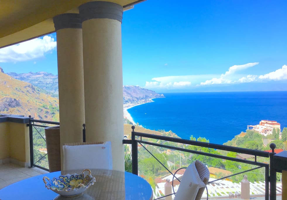 PANORAMIC RESIDENCE with Terrace Pool + View