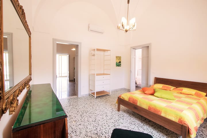 غرفة النوم 2