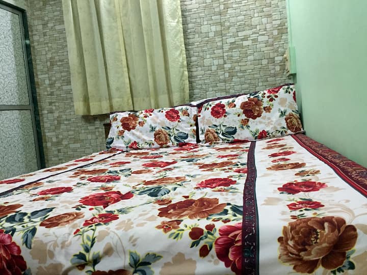 Budget Apartment ( Comfortable Private Room )