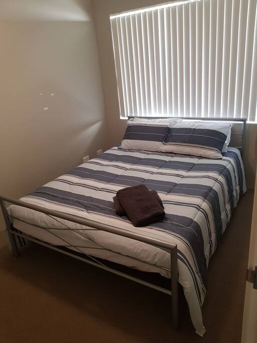 Bedroom 1 - queen bed - sleeps up to 2 people