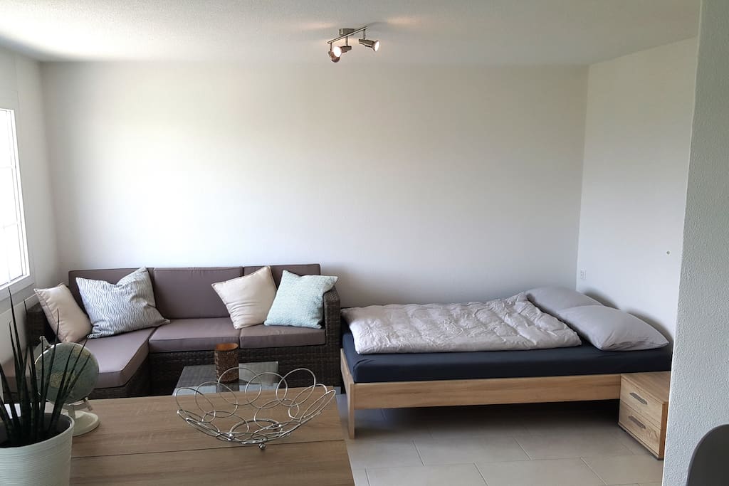 Wohnzimmer / Bett