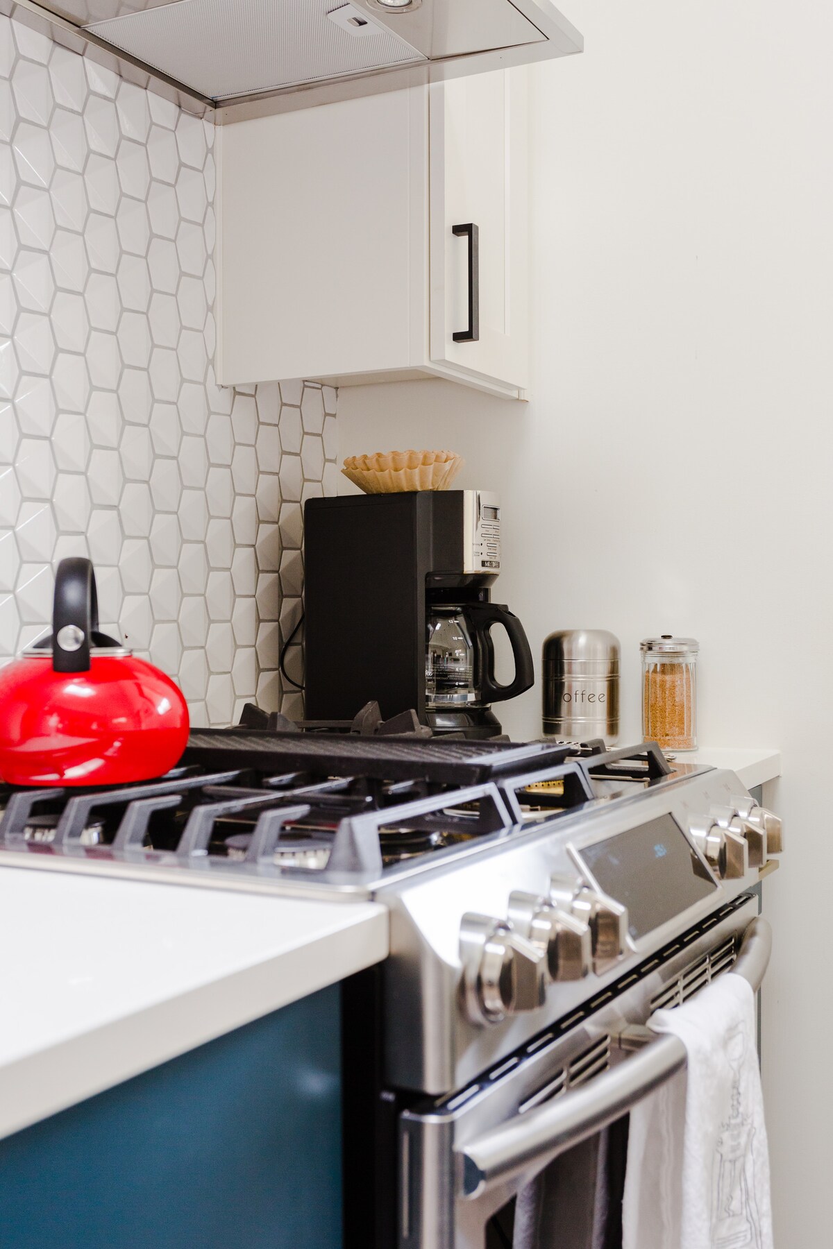 Bright & Modern SoCo Retreat, Minutes from DT!