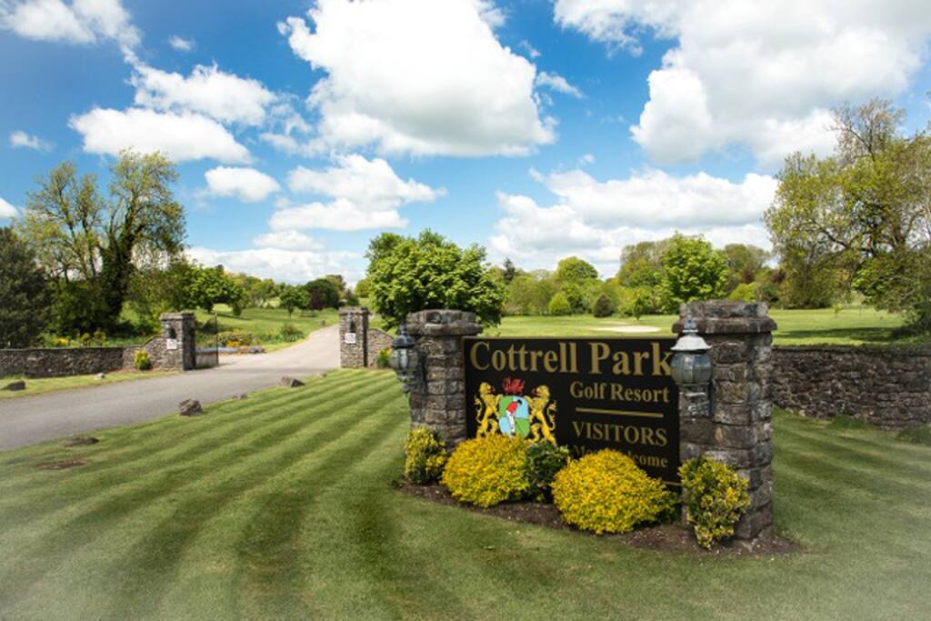 Entrance Driveway