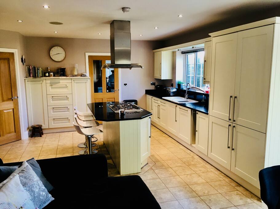 Dining Room to the Kitchen